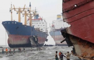 Indian-Shipbreaking-Workers-in-Dire-Conditions