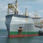 Navy foils pirates' attack on oil tanker