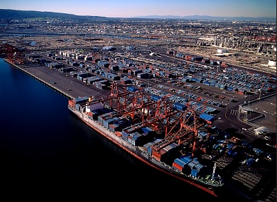 Port of Los Angeles maintain record container volumes - Ships & Ports