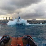 Bulk carrier sinks while being towed to India
