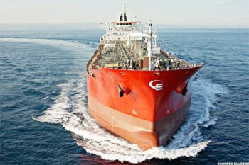 Scorpio Tankers slides into red