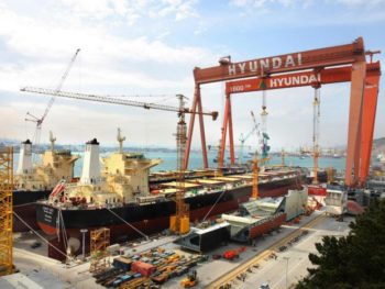 3rd-Workers plan strike against Hyundai Heavy split
