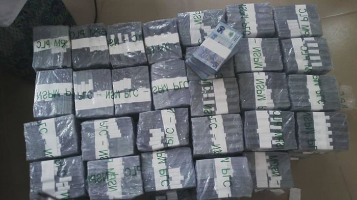 money-recovered-at-Kaduna-airport7