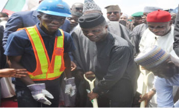 Osinbajo performing the groundbreaking ceremony. 