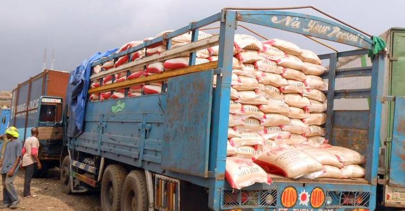 Customs confiscates 11 vehicles loaded with smuggled rice