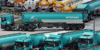 Petronas signs MoU to explore LNG bunkering