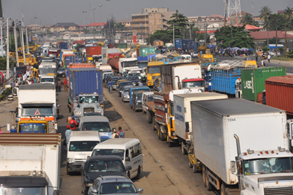 Apapa Gridlock: Navy rescinds decision to withdraw traffic control