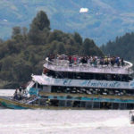 Colombia-tourist-boat-El-Almirante-sinks