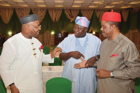 MEETING-WITH-STATE-GOVERNORS-4