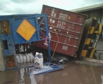 Again, gridlock, flood, stops court sitting in Apapa