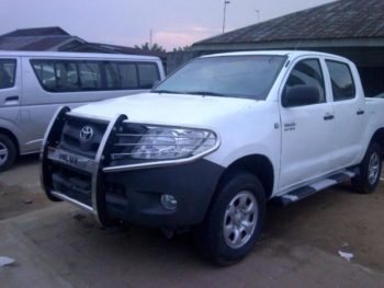 Customs returns 4 Toyota Hilux vans impounded from senator