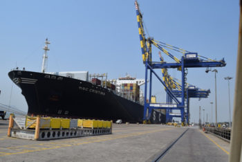 Indian port workers set for strike 