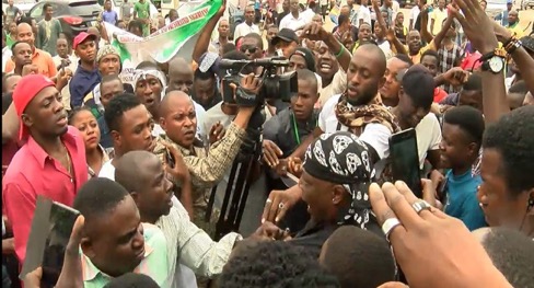 Thugs attack #ResumeOrResign protesters in Abuja