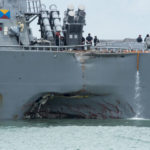 U.S. warship arrives Singapore after collision -1