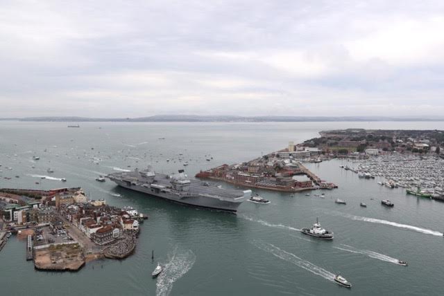 UK biggest warship HMS Queen Elizabeth sails into home port - 2