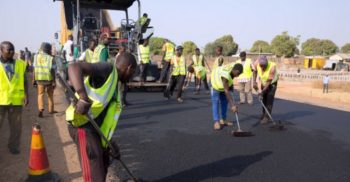 FG begins emergency repair of Lagos roads, bridges