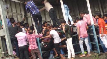 elphinstone stampede near Mumbai railway station
