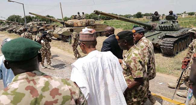 Buhari visits troops in Maiduguri-1