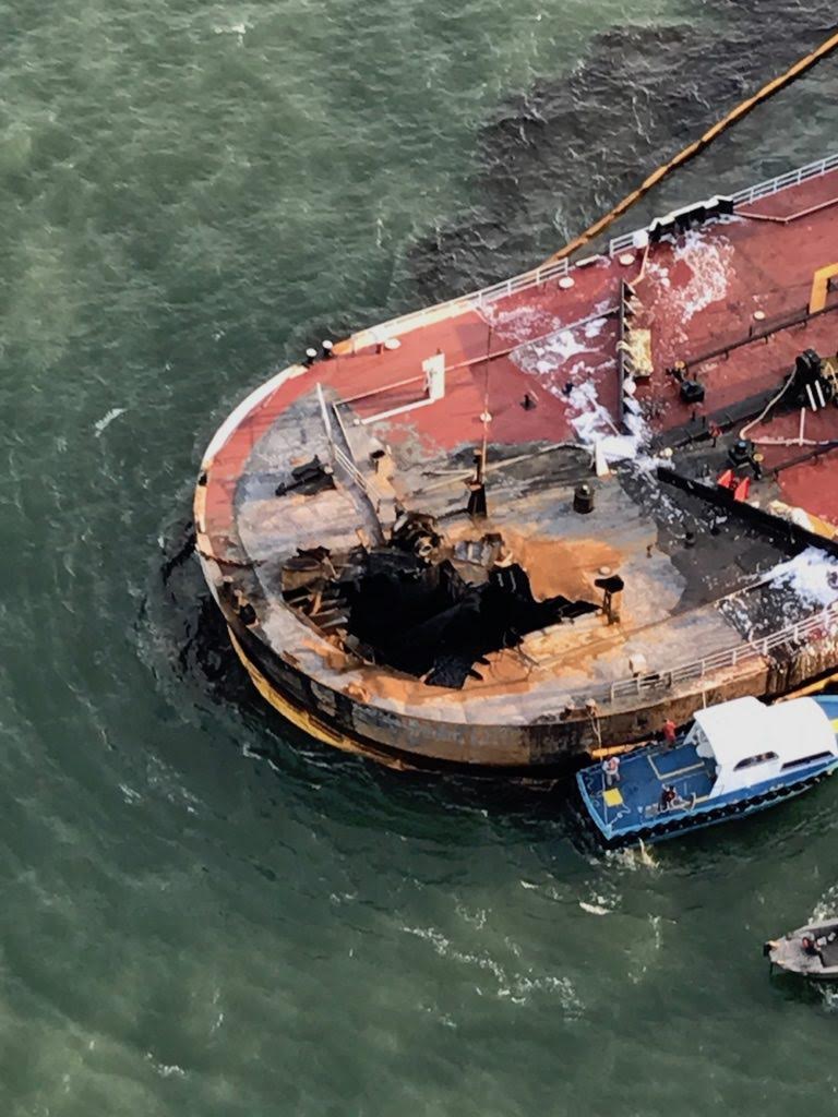 U.S. intensifies cleanup after oil barge explosion2