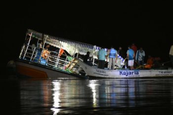16 die as boat capsizes in India