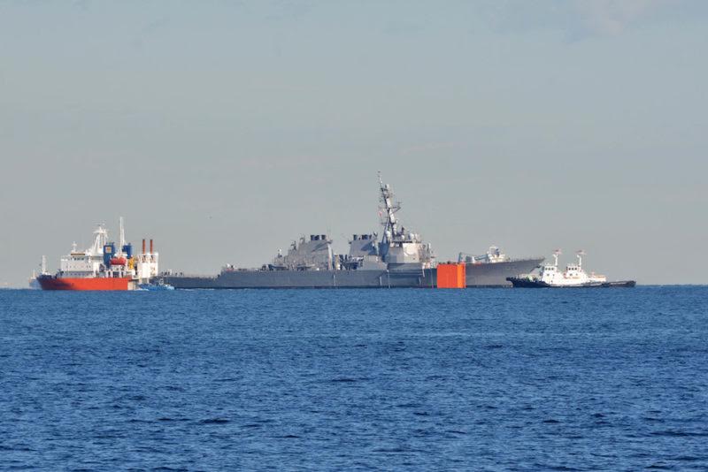 Damaged US warship Fitzgerald loaded in Japan_3