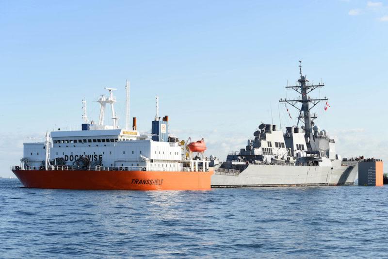 Damaged US warship Fitzgerald loaded in Japan_4