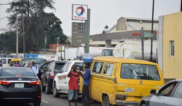 Fuel queues return to major cities _10