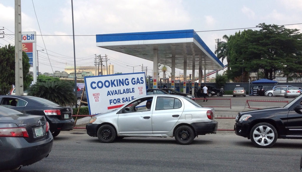 Fuel queues return to major cities _7