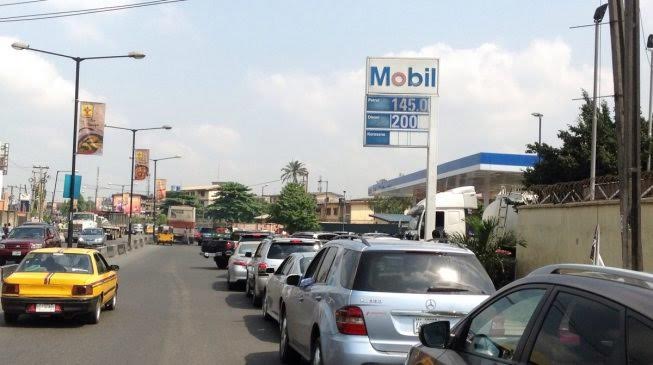 Fuel queues return to major cities