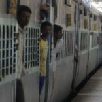 falling_off_train_india
