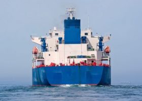 BIMCO: Pressure in tanker shipping market extends into 2018