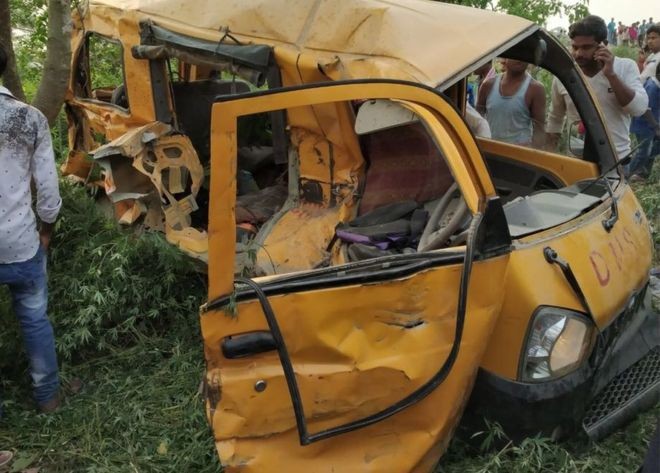 13 children die after train hits school bus