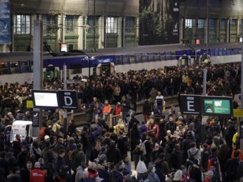 Union strike cripples French railway services