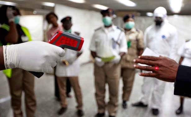 Nigeria orders Ebola screening at airports