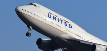Nigerian woman kicked off United Airlines plane for body odour 