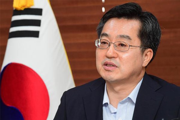 South Korean Finance Minister Kim Dong-yeon