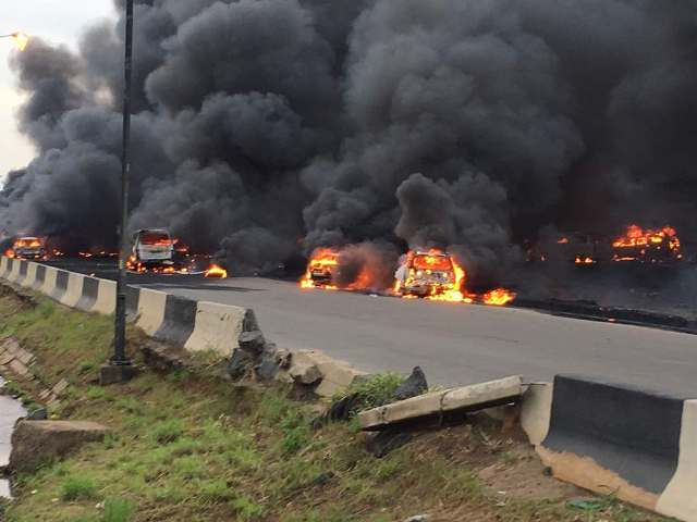 Tanker explosion at Otedola bridge_4