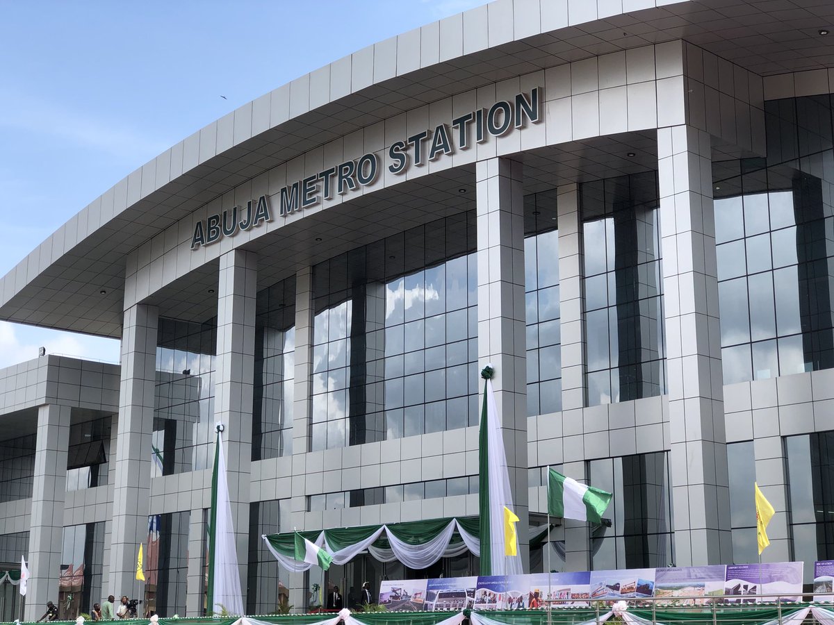 PHOTOS: Buhari commissions Abuja Metro Rail Service