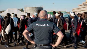  Italy relocates rescued migrants to EU states
