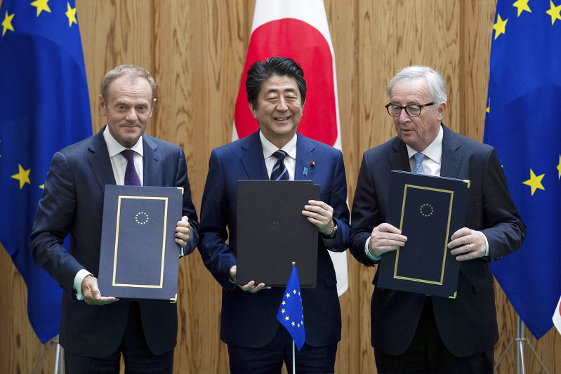 Japan, EU sign free trade pact amid worries about Trump
