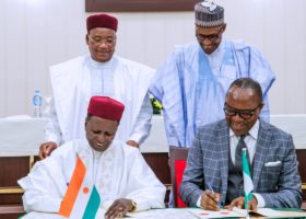 Nigeria, Niger sign MoU on crude oil refinery