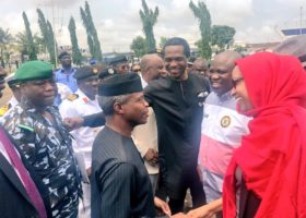 PHOTOS: Osinbajo storms Apapa for stakeholders meeting on gridlock