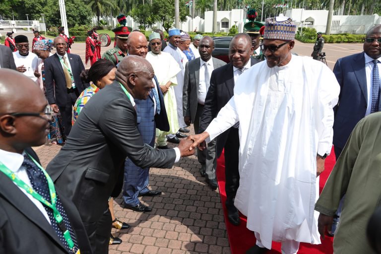 PRESIDENT-BUHARI-RECEIVES-SA-PRESIDENT-RAMAPHOSA-1B-768x512