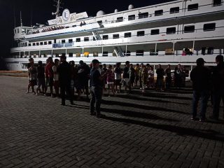 Philippines stops human smuggling on cruise ship in Bataan