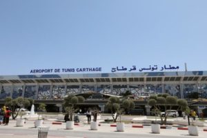 Tunisian airport workers threaten strike