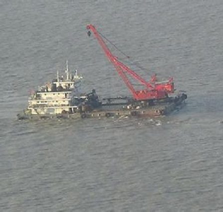 Cargo ship sinks off Shanghai
