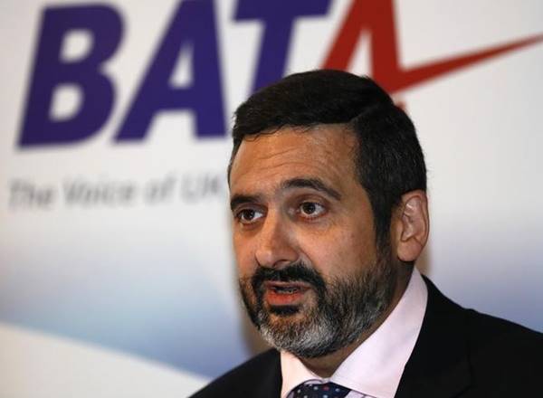 BA CEO faults Heathrow passport queues