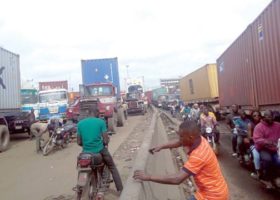 We defecate in nylon bags and throw it across the bridge, say truck drivers stuck in Apapa gridlock
