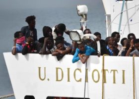 Migrant standoff: Italy threatens to cut EU funding