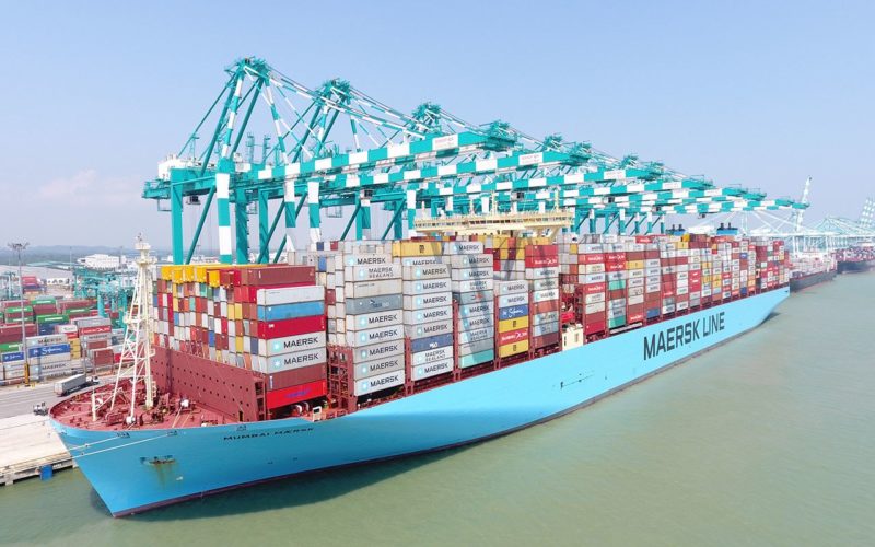 Maersk ship loads world record 19,038 TEUs in Malaysia